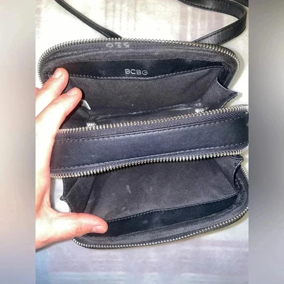 BCBG  bag. Clean - Picture 5 of 6
